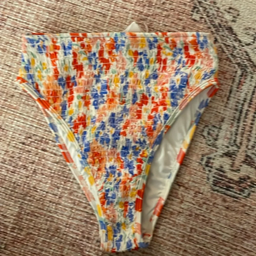 l*space Barlette Bitsy Cut Bikini Bottoms in Flowers Forever XS‎